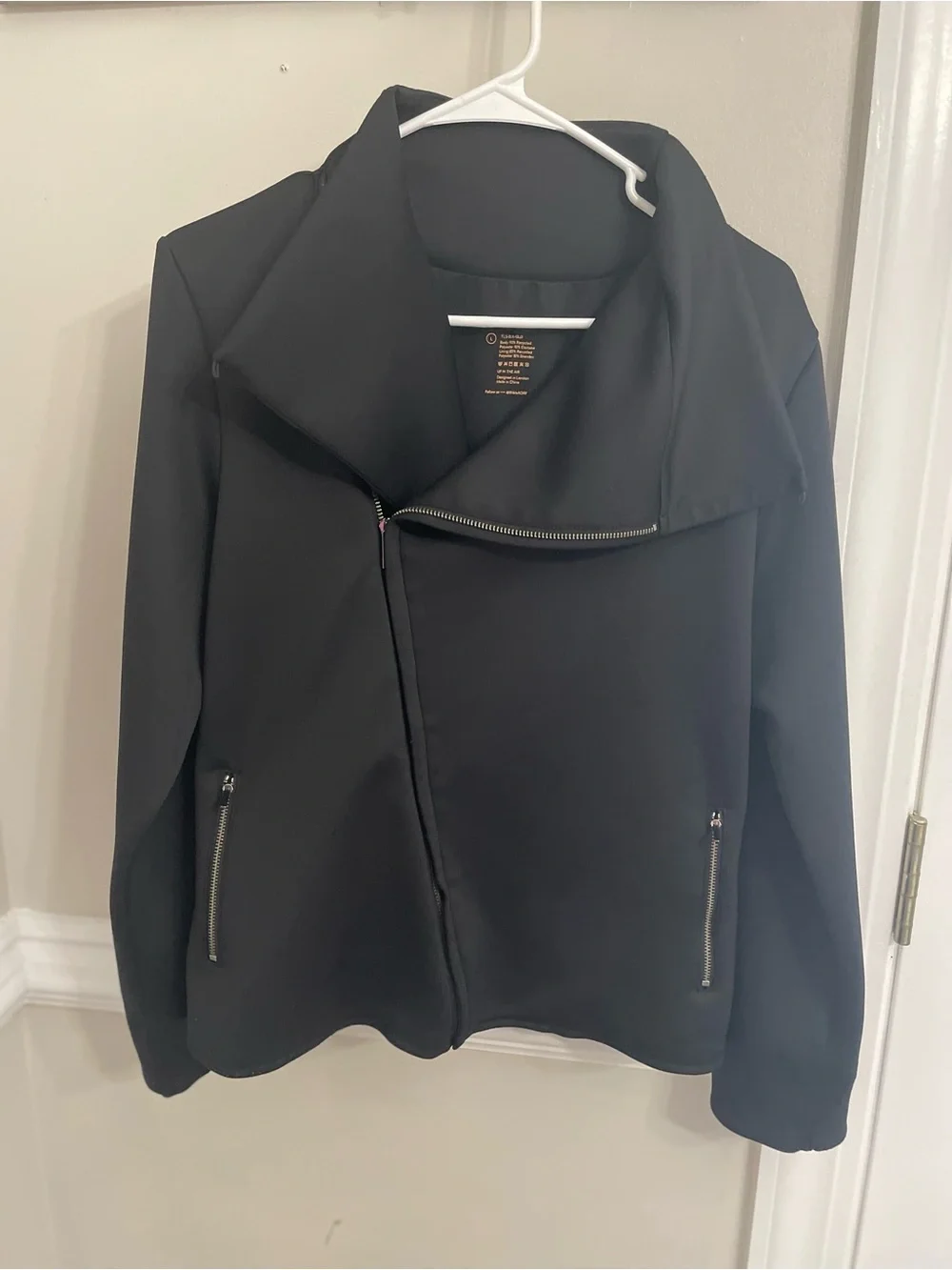 ADAY modern black
